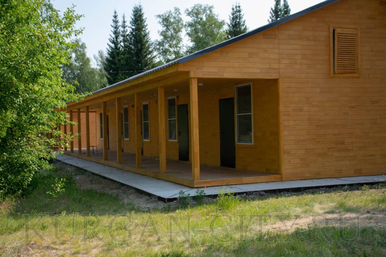 В Кургане продолжаются работы по восстановлению загородного лагеря им. Коли Мяготина